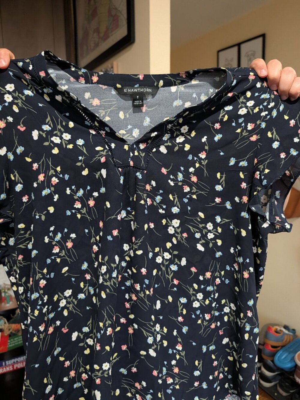 41 Hawthorn Navy Floral Crochet Trim Cap Sleeve Blouse M